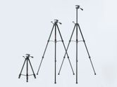 Bosch BT 150 building tripod, adjustable height 55–157 cm.